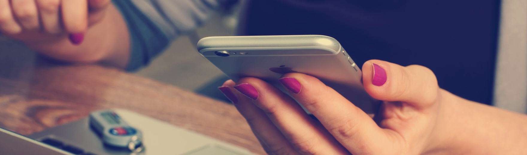 企業商城拼單購解決方案-甄云企業商城，結合可視化選買和傳統需求匯總的優勢，推出了企業商城拼單購，通過“先選后拼”的提報方式，避免了由于信息不共享，需求部門無法及時掌握多變的產品、供應商信息和市場行情，導致的需求不準確問題；通過“先分后合”的收集方式，達到了需求自主提報、整體匯總分析的目的-pc-甄云科技